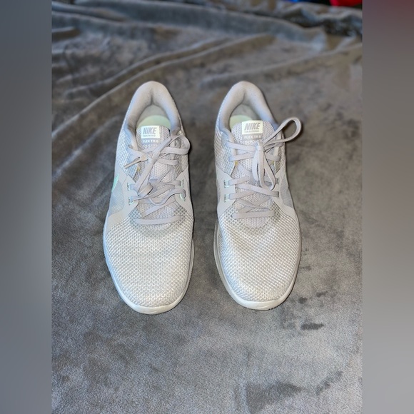 Nike Running Shoes - Picture 2 of 4